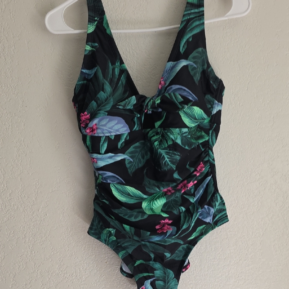 🔴Kona Sol Floral Print Swimsuit